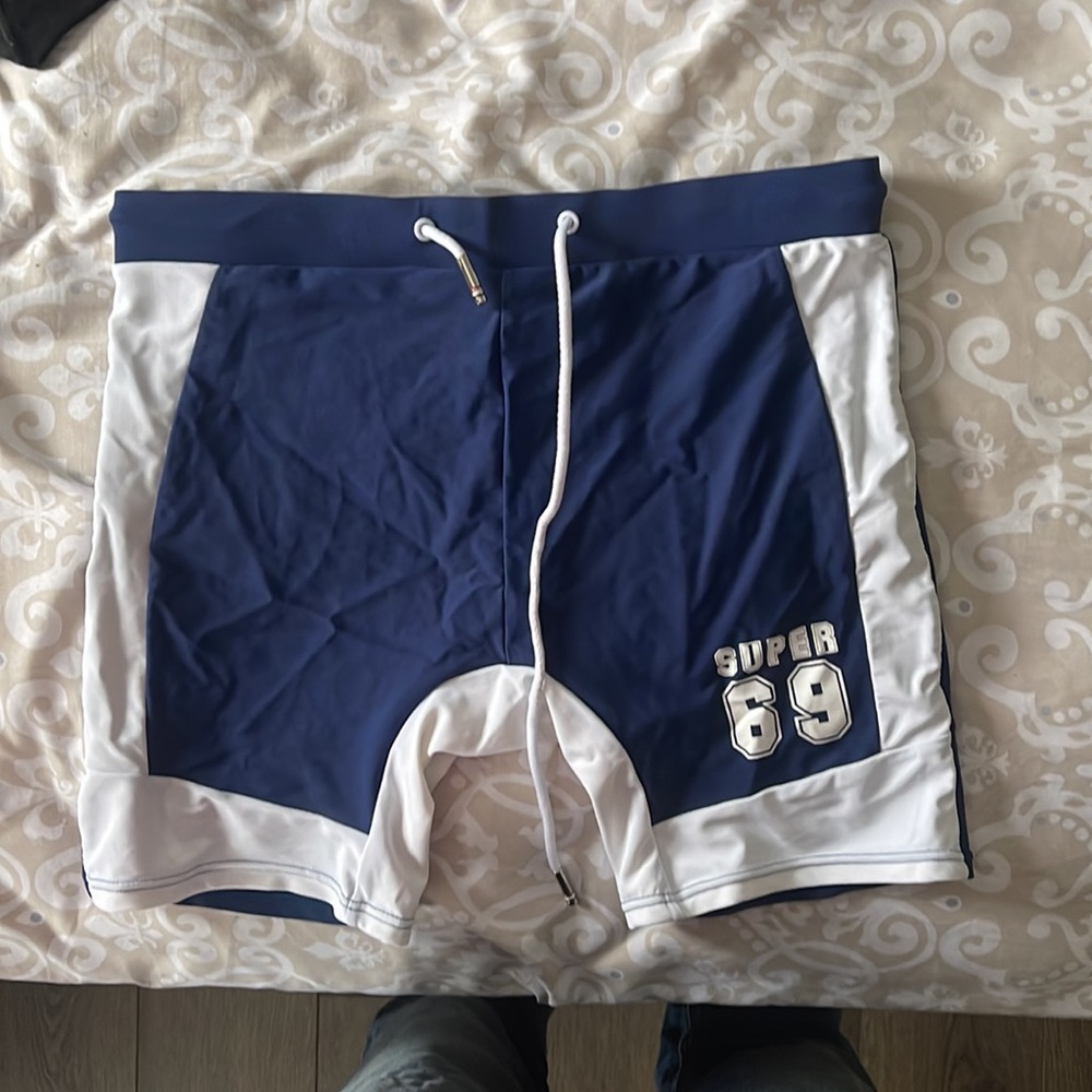 Swim trunks - Picture 2 of 3